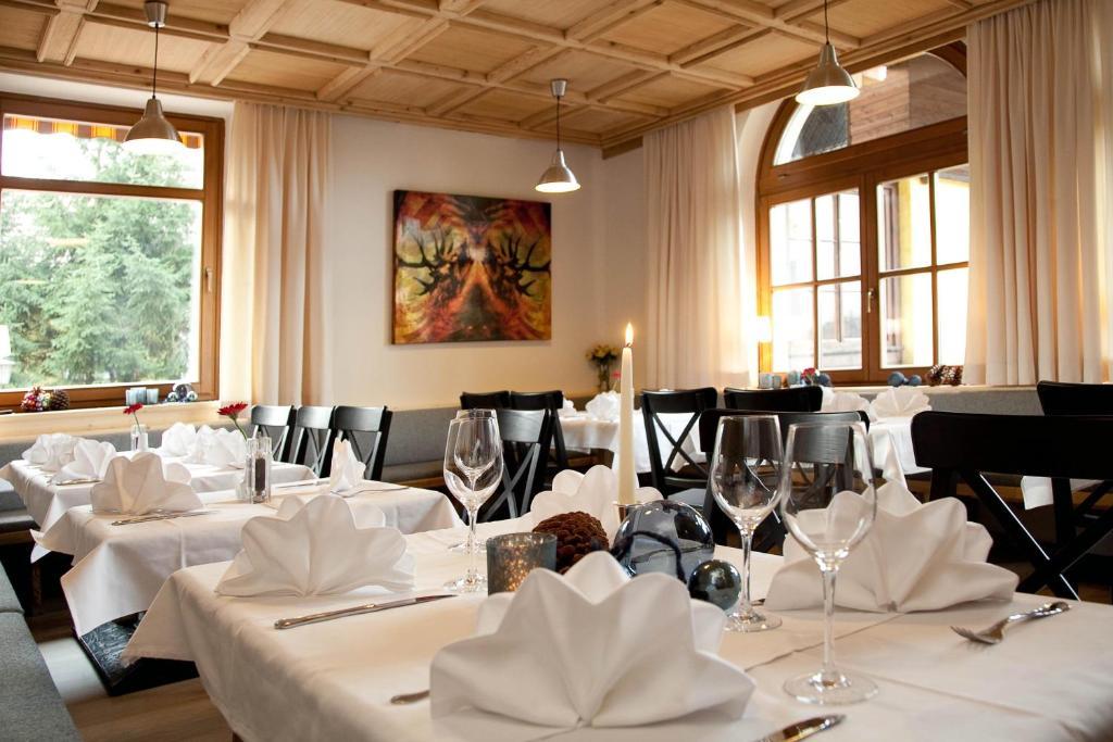 Hotel Gasthof Zum Kirchenwirt プフ・バイ・ハライン エクステリア 写真